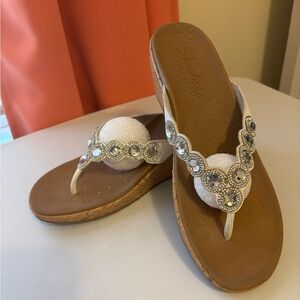 SKETCHERS Beverlee Womens Size 10 Wedge Strap Sandals Shoes Rhinestones.